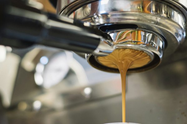 Location de machine à café pour entreprises : Avantages et conseils pour faire le bon choix
